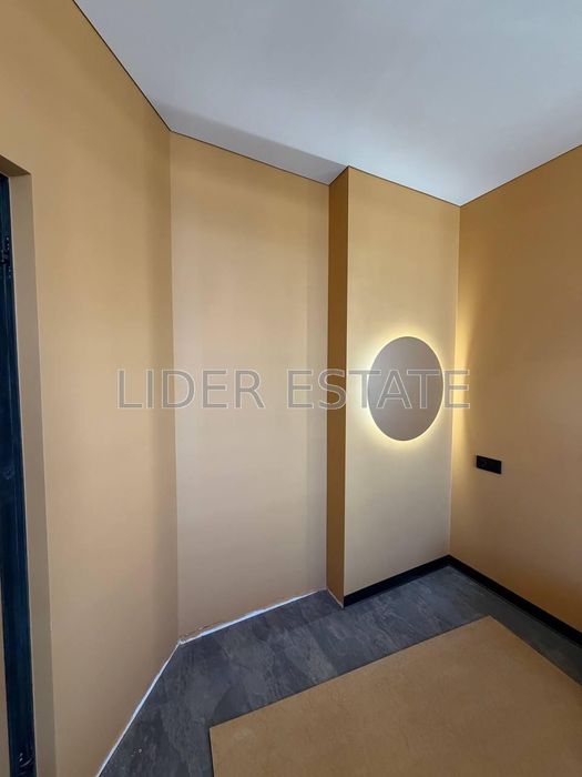 Продам 1,5 кімн. квартиру 43 м² у ЖК KRONA house, Ужгород, 9/9 пов. Забронюй зараз!