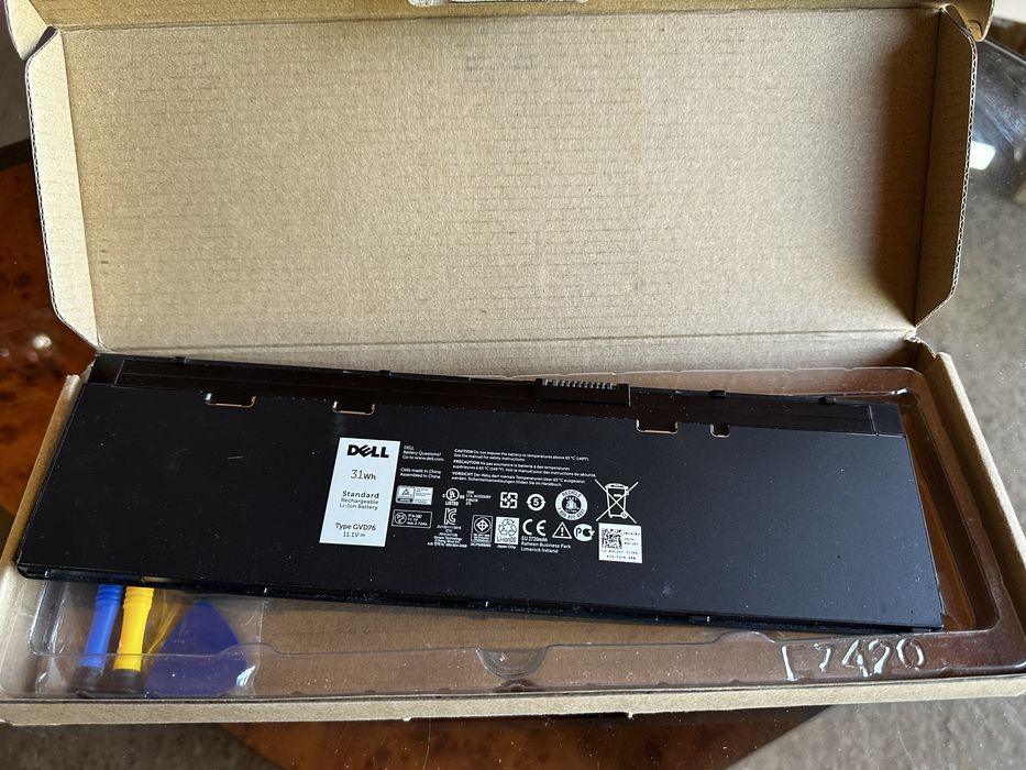Продам батарею Dell GVD76