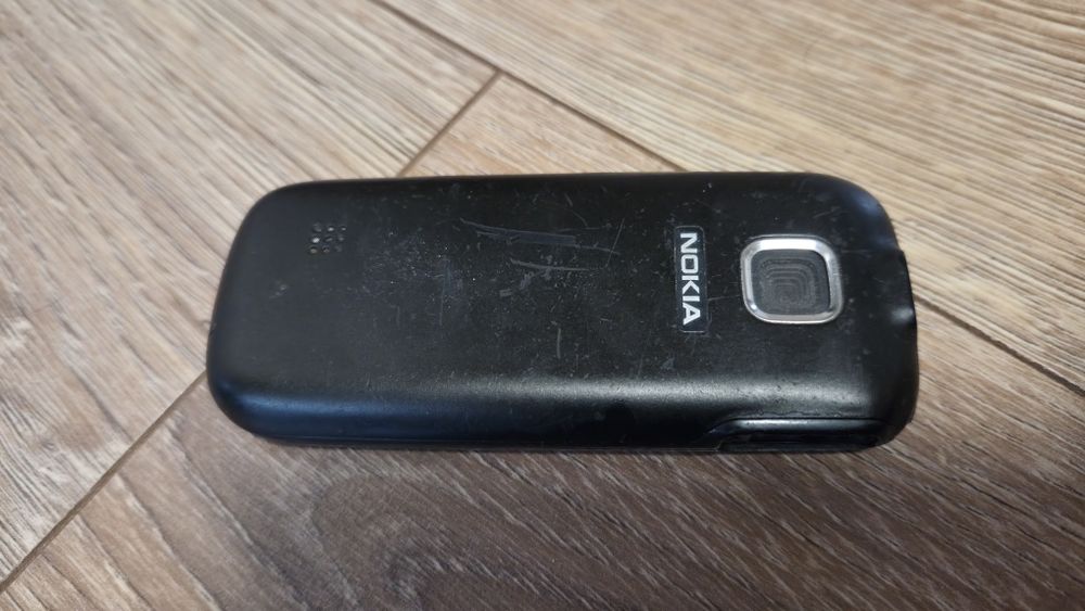 Nokia  2330c-2 читайте опис