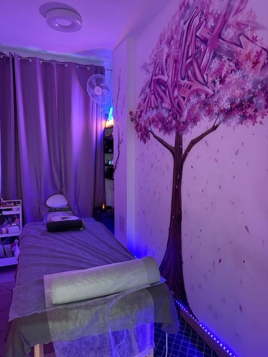 Sprzedam salon kosmetyczny i barbershop w centrum Warszawy