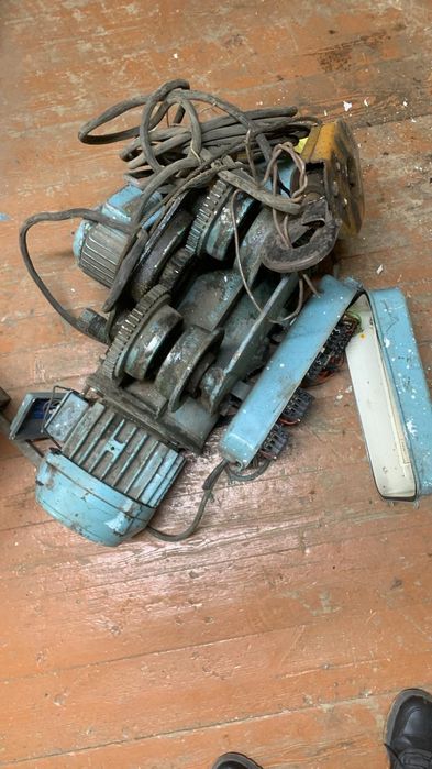 Продам тельфер болгарский 05т