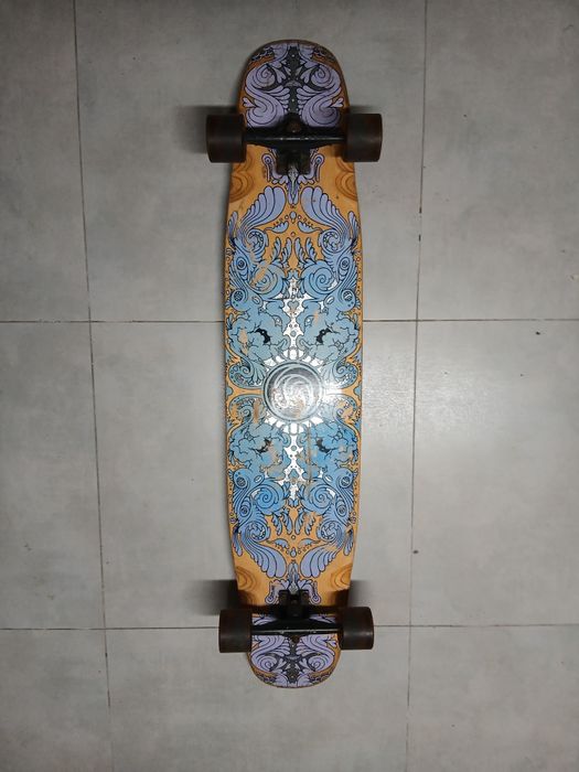 Skate longboard dancing