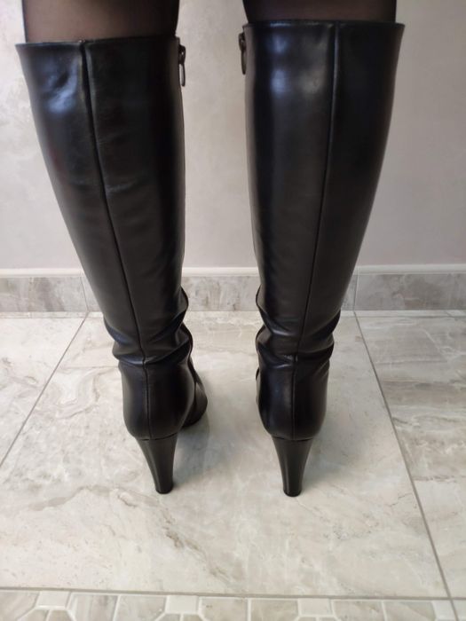 Жіночі чоботи шкіряні