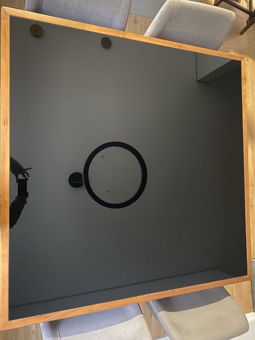 Mesa de jantar quadrada