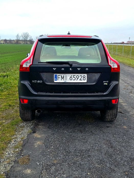 VOLVO XC60 2.4 D5