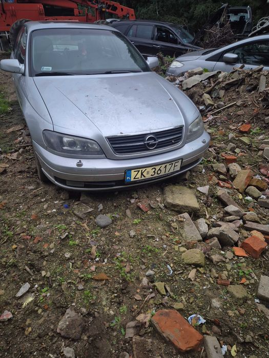 Opel omega 2.2 16v silnik maska klapa zderzak