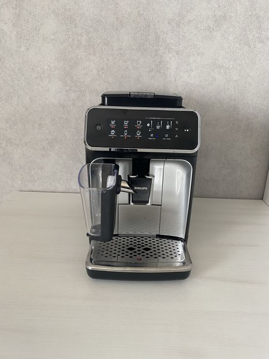 Кавомашина Philips/Saeco Incanto Cappuccino LatteGo є Вибір