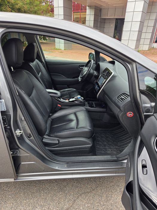 Аренда авто Nissan Leaf