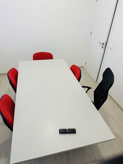 Sala para Escritório, Formação, Reuniões ou Estúdio de Conteúdos – Montijo