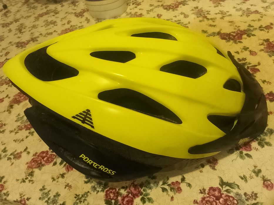 Capacete para bicicleta tamanho 54cm/58cm marca  BERG