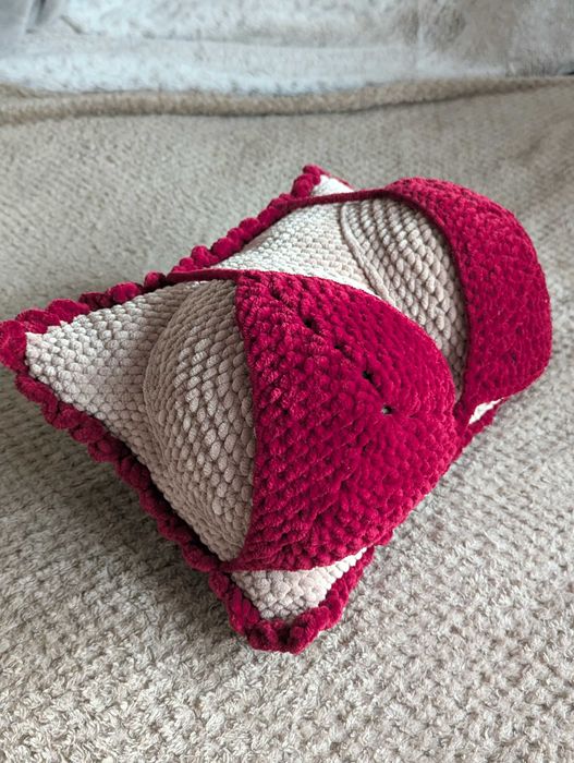 Pluszowa poduszka CYCKI PIERSI handmade na szydełku | Prezent