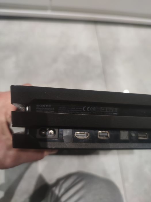 PS 4 PRO 1TB ігрова приставка