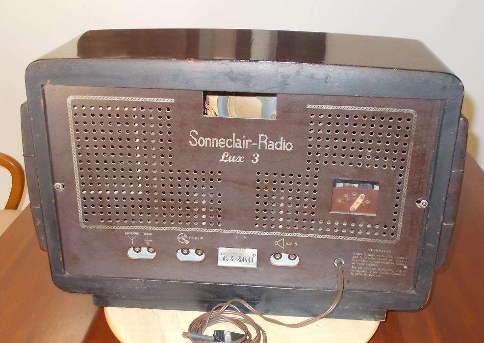 Rádio Francês a válvulas, de 1954