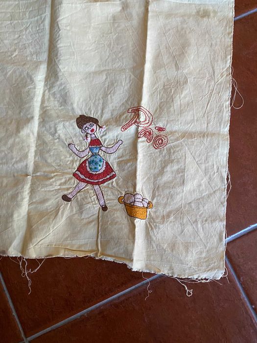 saco do pao em pano antigo bordado