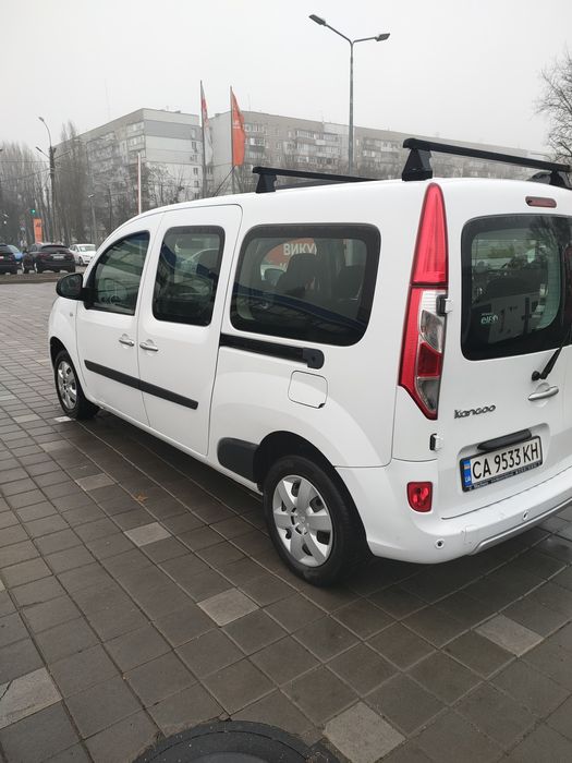 Продам своє авто Renault Kangoo 2015 року оригінальний пасажир 7 місць