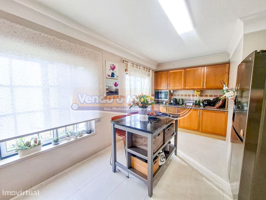 Apartamento T4 em Benavente (B659)