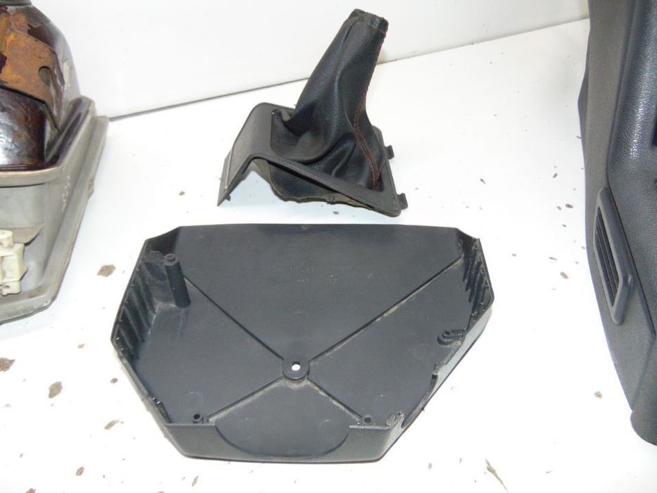 Peugeot 305 2 modelo oticas e + peças