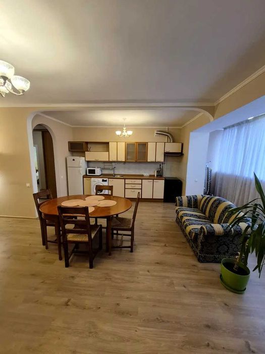 Здається видова та затишна 2х кімнатна квартира -студія. Липки