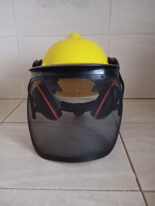 Захисна казка з навушниками та захистом для очей