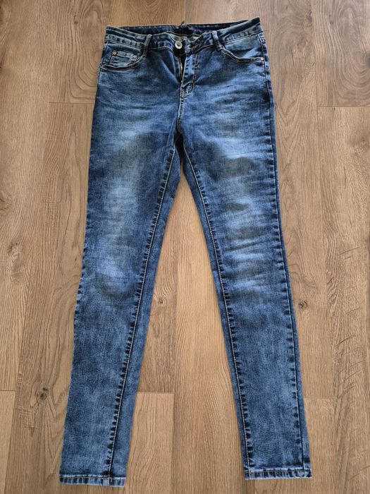 Spodnie jeans Damskie