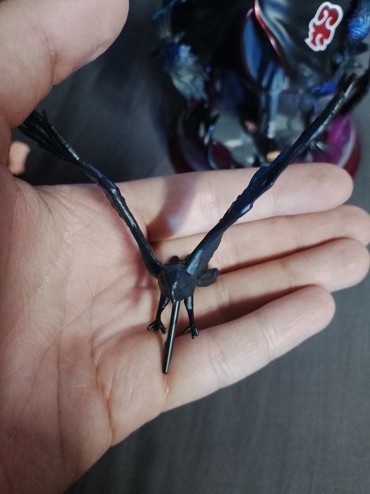 Figurka itachi uchiha
