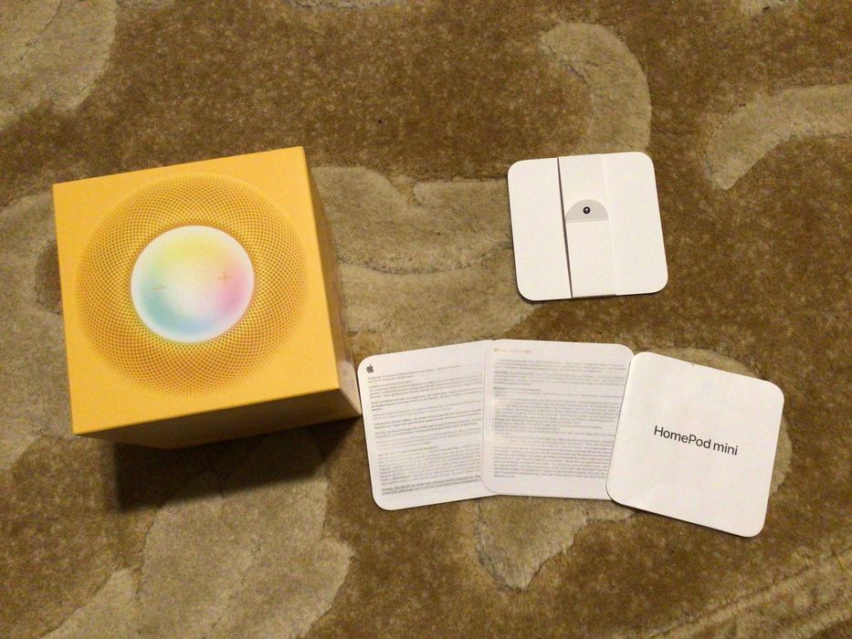 Apple HomePod mini (yellow)
