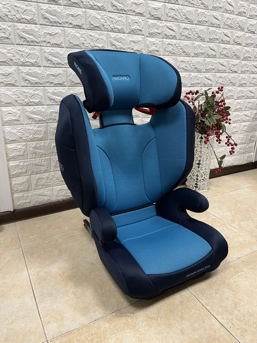 Автокрісло Recaro Monza Nova Evo Seatfix Група 2/3 (15-36 кг) бустер