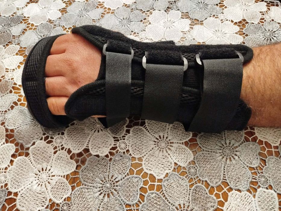 Szyna na dłoń i ramię oraz temblak