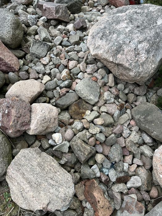 Oddam kamienie polne