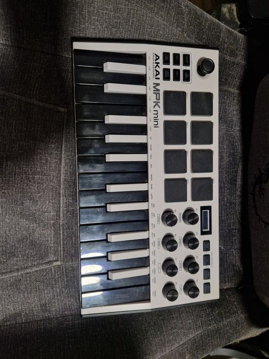 Vendo controlador midi Akai