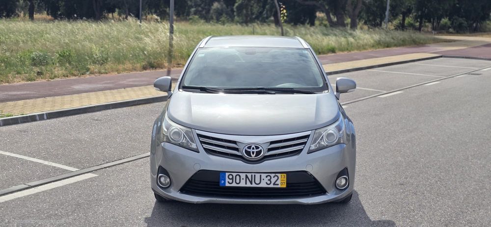 Toyota Avensis SW 2.0 D-4D Ano 2013 a diesel