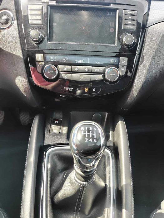 Nissan Qashqai 1.3 DIG-T Tekna Premium Bose