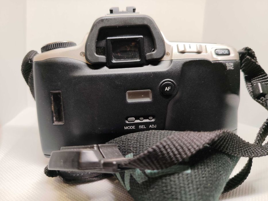 Minolta Dynax 505si Silver + AF 28-80 + filtro UV – totalmente funcional