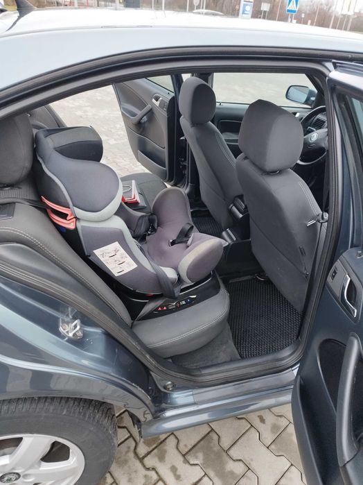 Продаж сімейного авто