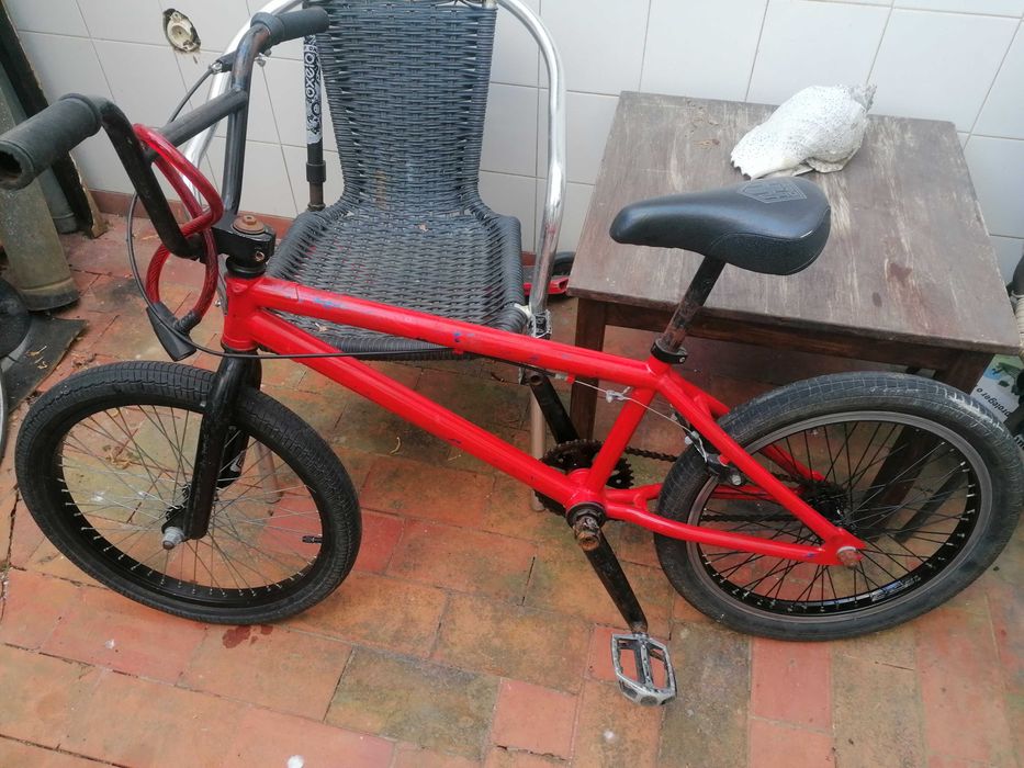BMX antigo mas duro