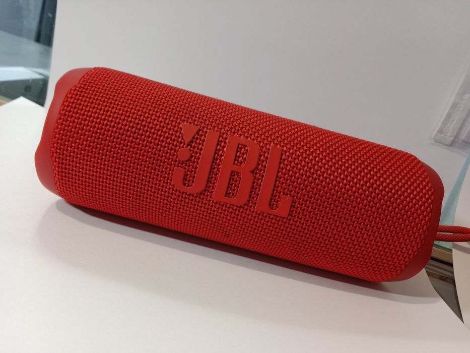 Колонка портативна JBL