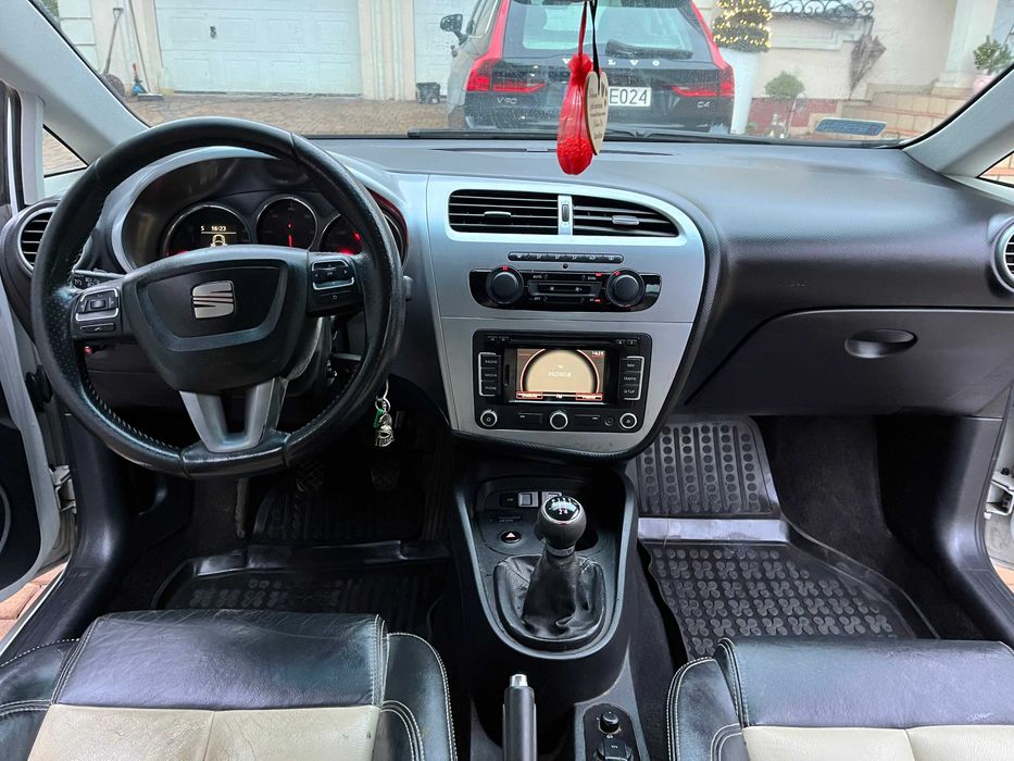 Seat Leon SPORT-1.9TDI-2013r120KM-KlimAbsAlumSkóraNaviKraj Fvat ZAMIAN