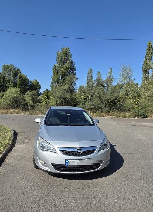 Opel Astra J 2010 Turbo