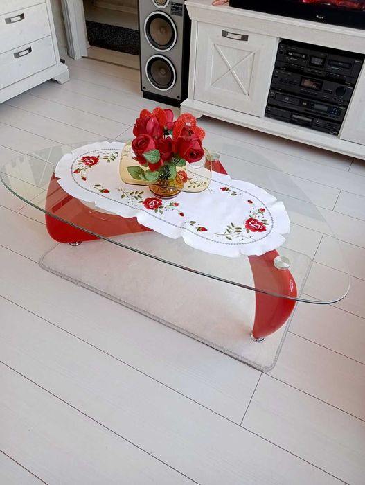 Stolik kawowy z szybą