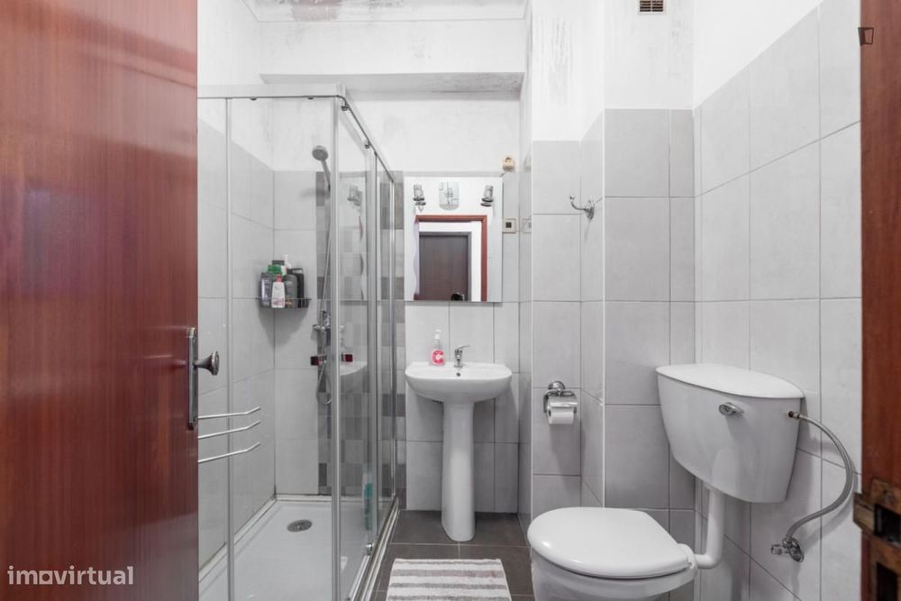 Quarto - localizado em Arregaça Coimbra