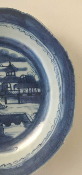 Prato Porcelana china Azul e Branco Período Jiaking (Séc.XVIII)