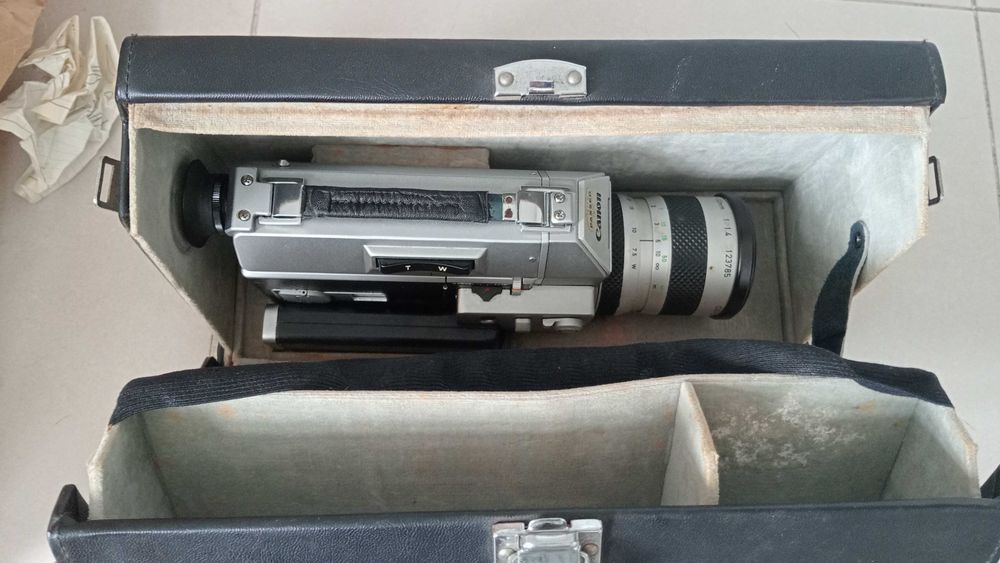 Câmera Canon Auto Zoom 814 Super 8 - Excelente Estado + Outfit Completo