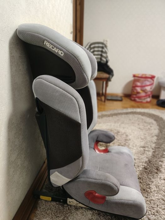 Дитяче крісло Recaro