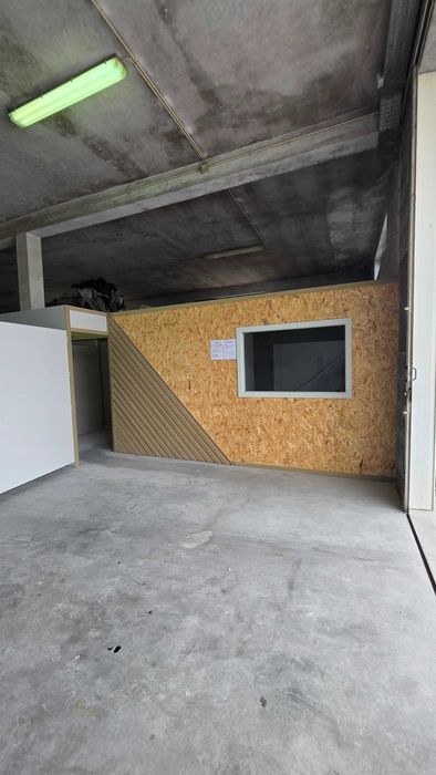 Armazém 1200m2 alugar com máquinas mobiliário