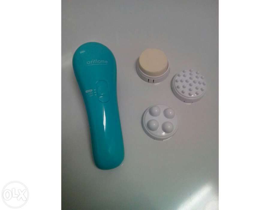 Massajador facial Novo