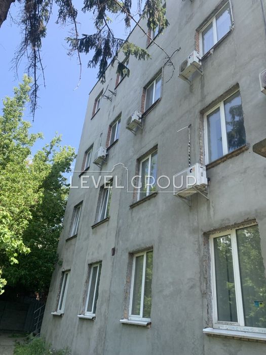 Окрема будівля (ОСЗ) з ділянкою 21 сотка та складом. Куренівка