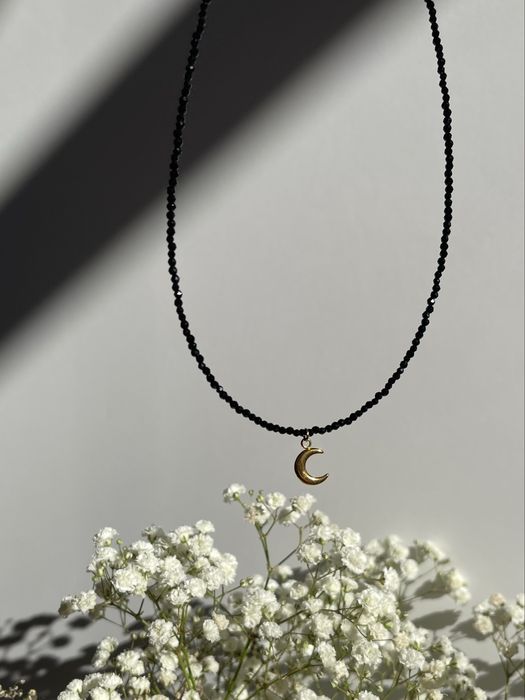 Czarny turmalin naszyjnik choker z kamieni zawieszka księżyc talizman