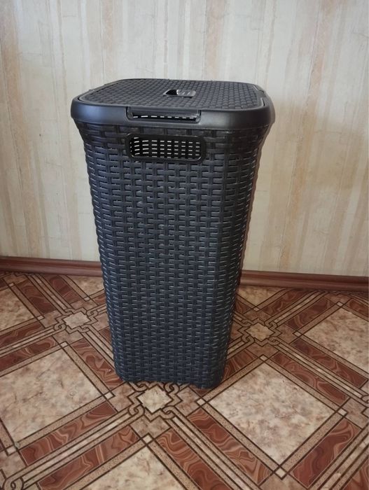 Корзина пластикова