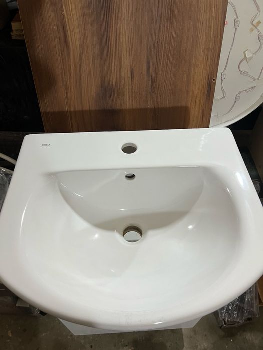 Умывальник с тумбой