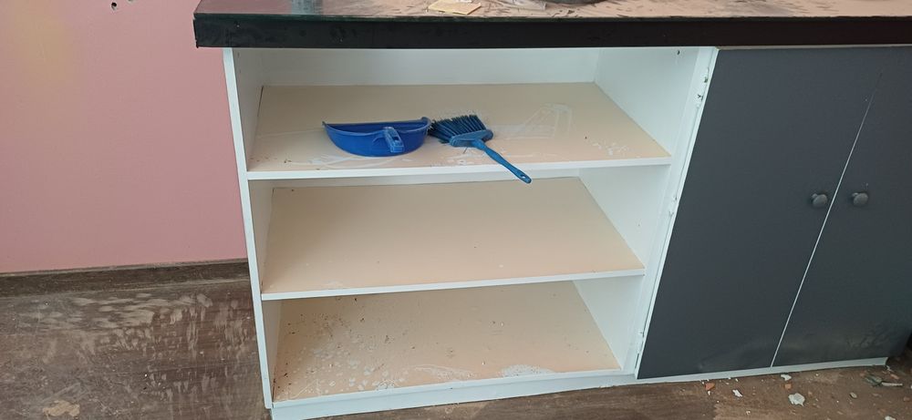 Móvel balcão com vidro